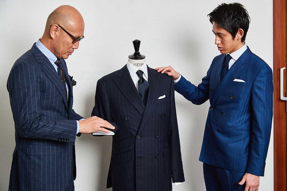 ネイビーファブリックを見定める森岡氏